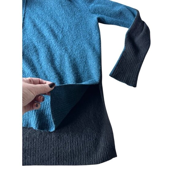 Athleta Woman’s Sz M Transit Colorblock Turtleneck Blue Black Merino Wool Blend - Picture 9 of 10